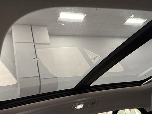 Certified 2025 Volvo XC40 B5 Plus image 25