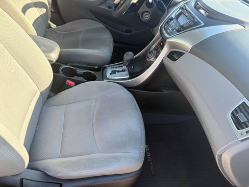 Used 2013 Hyundai Elantra GLS w/ Preferred Pkg FWD image 35