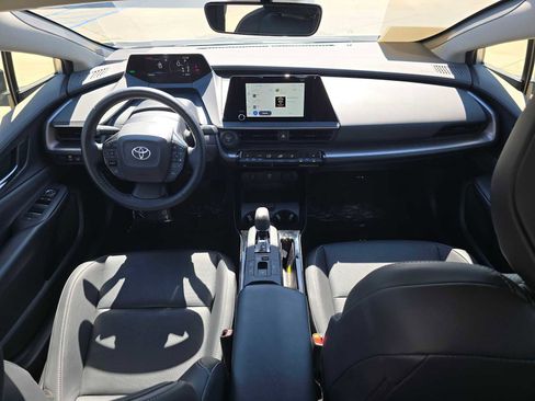 Used 2025 Toyota Prius XLE FWD image 20