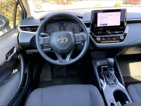 Used 2024 Toyota Corolla LE w/ LE Convenience Package image 6