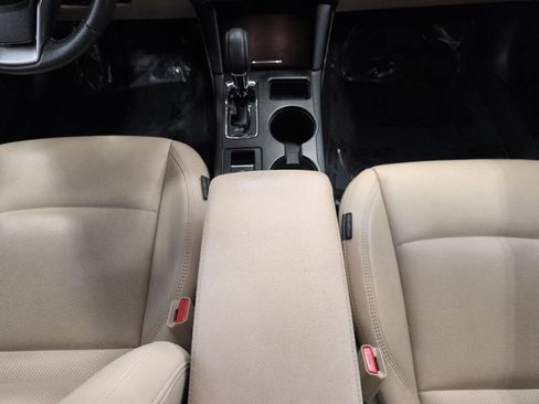 Used 2018 Subaru Outback 2.5i Limited AWD/4WD image 16