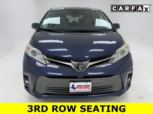 Used 2019 Toyota Sienna XLE w/ Entertainment Package FWD image 3