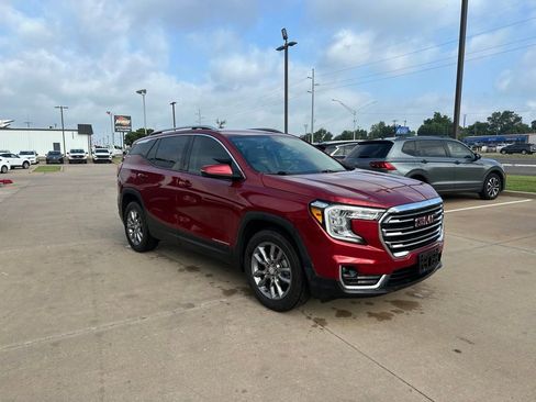 Used 2022 GMC Terrain SLT AWD/4WD image 3