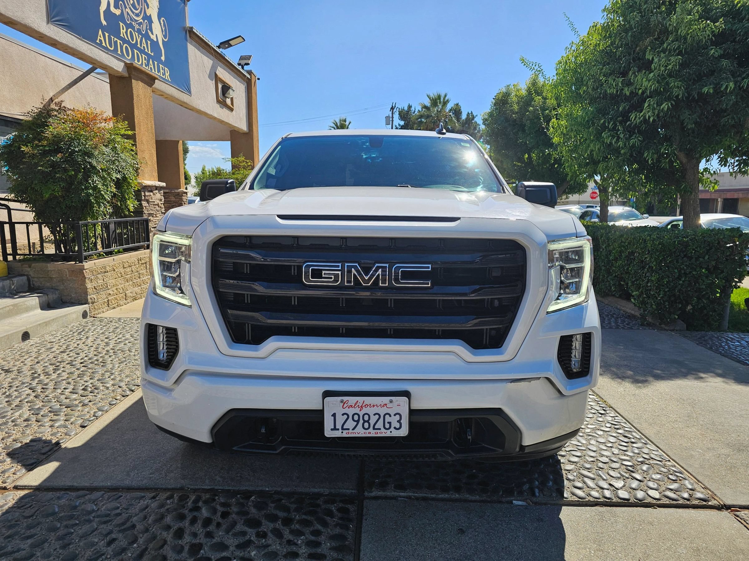 Used 2021 GMC Sierra 1500 Elevation RWD image 2