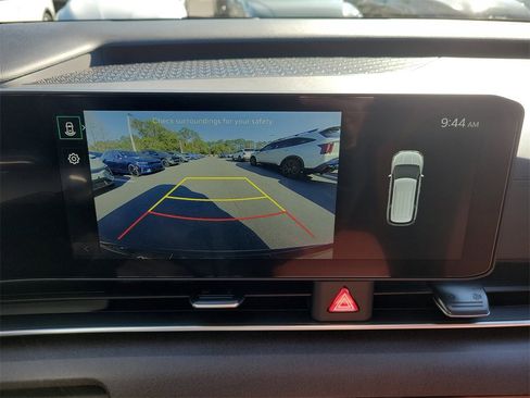 New 2026 Kia Carnival EX image 32