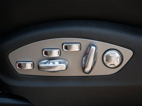 New 2025 Porsche Macan S image 12