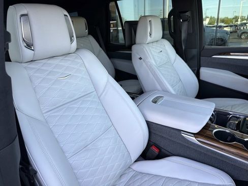 Used 2026 Cadillac Escalade Platinum Sport AWD/4WD image 19