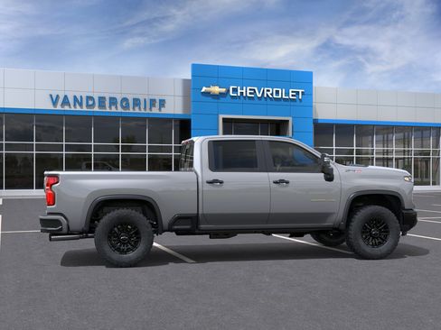 New 2026 Chevrolet Silverado 2500 ZR2 AWD/4WD image 5
