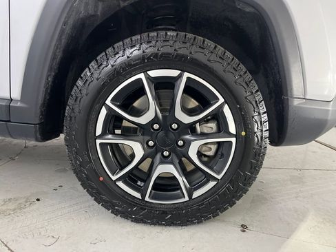 Used 2024 Jeep Compass Trailhawk image 18