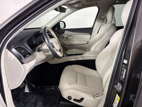 Used 2023 Volvo XC90 B6 Plus w/ Protection Package Premier AWD/4WD image 16