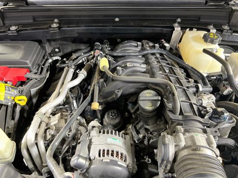 Used 2023 Jeep Gladiator Sport AWD/4WD image 28
