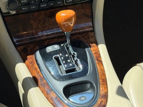 Used 2008 Jaguar XJ8 RWD image 17