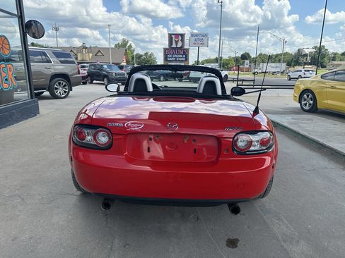 Used 2008 MAZDA MX-5 Miata Grand Touring RWD image 12