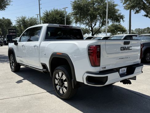 Used 2024 GMC Sierra 2500 Denali w/ Denali Reserve Package AWD/4WD image 7