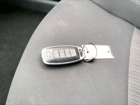 Used 2025 Nissan Sentra SV FWD image 15