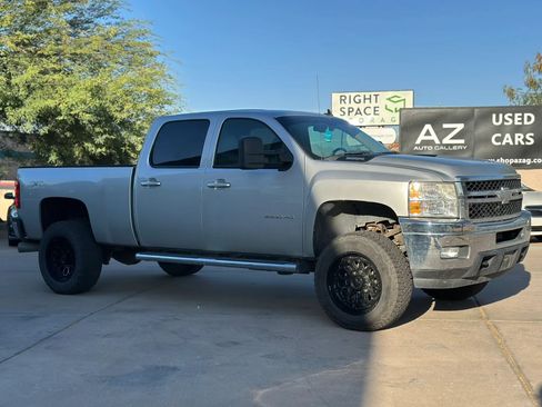 Used 2011 Chevrolet Silverado 2500 LTZ w/ LTZ Plus Package AWD/4WD image 4