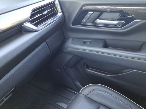 Used 2025 GMC Yukon Elevation AWD/4WD image 31