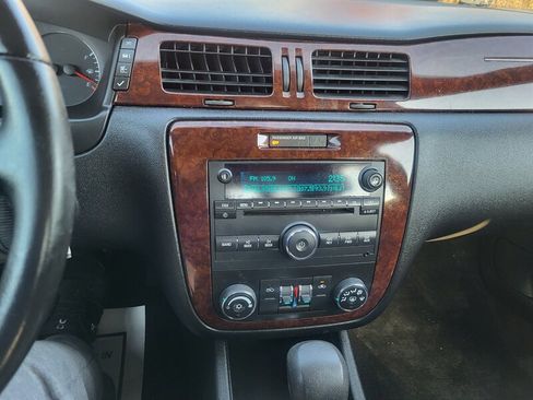 Used 2011 Chevrolet Impala LT image 17