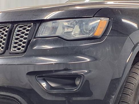 Used 2018 Jeep Grand Cherokee Altitude AWD/4WD image 14