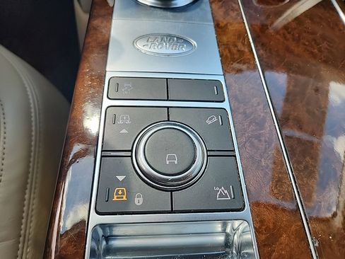 Used 2020 Land Rover Range Rover HSE image 31