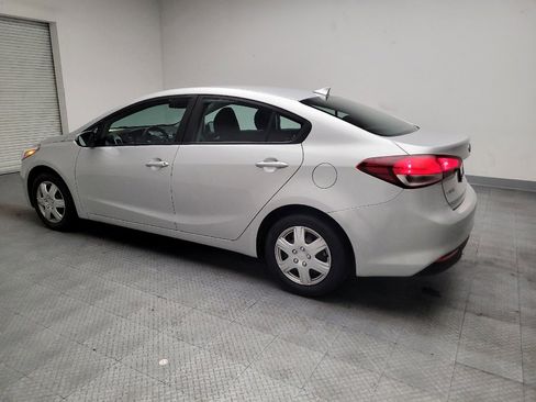 Used 2017 Kia Forte LX image 3