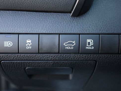 Used 2022 Toyota Camry SE FWD image 35