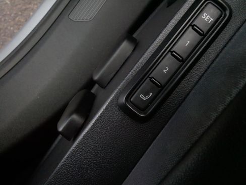 Used 2023 Volkswagen ID.4 Pro S image 32