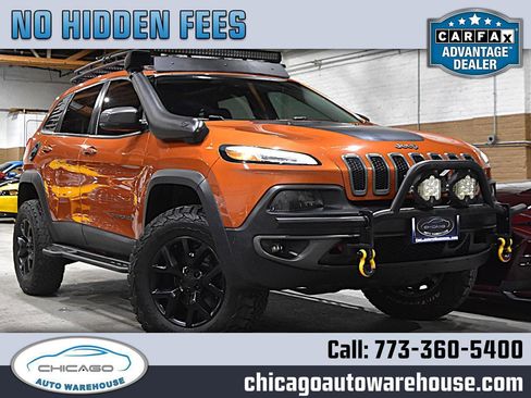 Used 2015 Jeep Cherokee Trailhawk w/ Comfort/Convenience Group AWD/4WD image 1