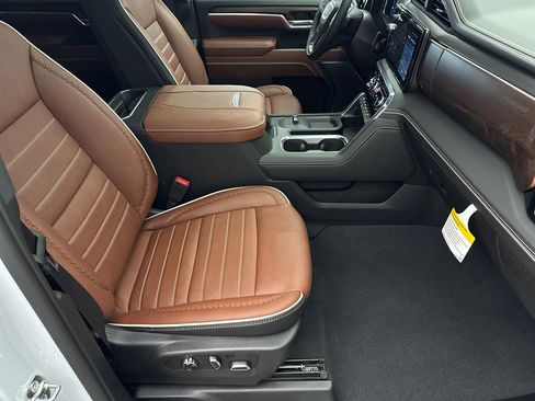New 2026 GMC Sierra 2500 Denali Ultimate image 13