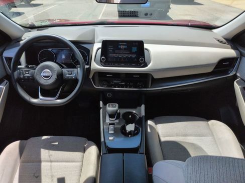 Used 2023 Nissan Rogue SV image 26