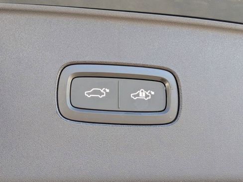 New 2025 Volvo EX90 Ultra image 18