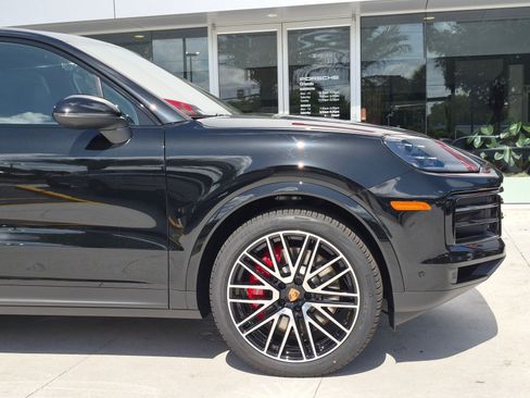 New 2026 Porsche Cayenne S AWD/4WD image 11