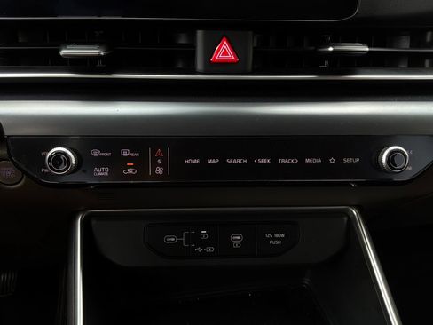 Used 2026 Kia Carnival FWD image 31