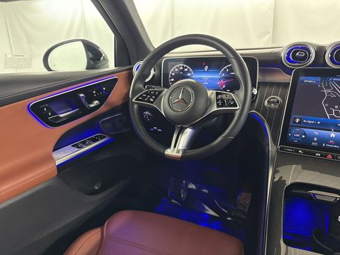 Used 2023 Mercedes-Benz GLC 300 image 28