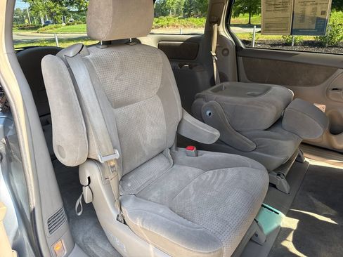 Used 2010 Toyota Sienna LE FWD image 34