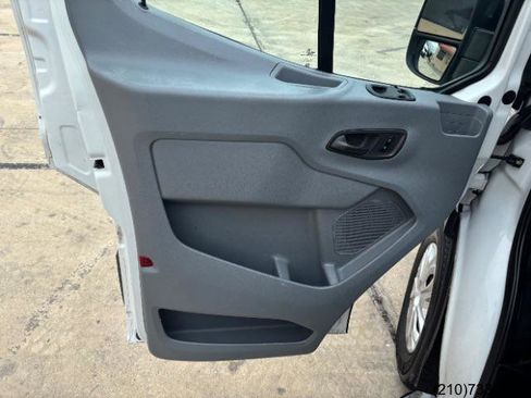 Used 2016 Ford Transit 250 130 Low Roof w/ Exterior Upgrade Package RWD image 13