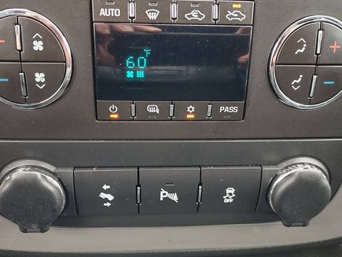 Used 2013 Chevrolet Silverado 1500 LTZ AWD/4WD image 24