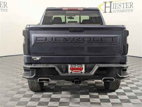 Used 2021 Chevrolet Silverado 1500 LT Trail Boss w/ Convenience Package II image 6