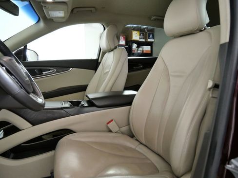 Certified 2019 Lincoln Nautilus Select image 18