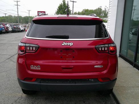 Used 2020 Jeep Compass Latitude AWD/4WD image 6