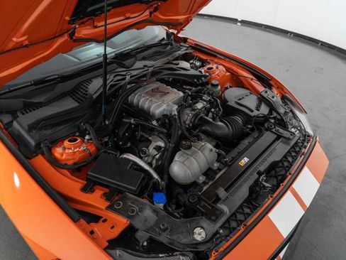 Used 2022 Ford Mustang Shelby GT500 w/ Carbon Fibre Track Pack image 32