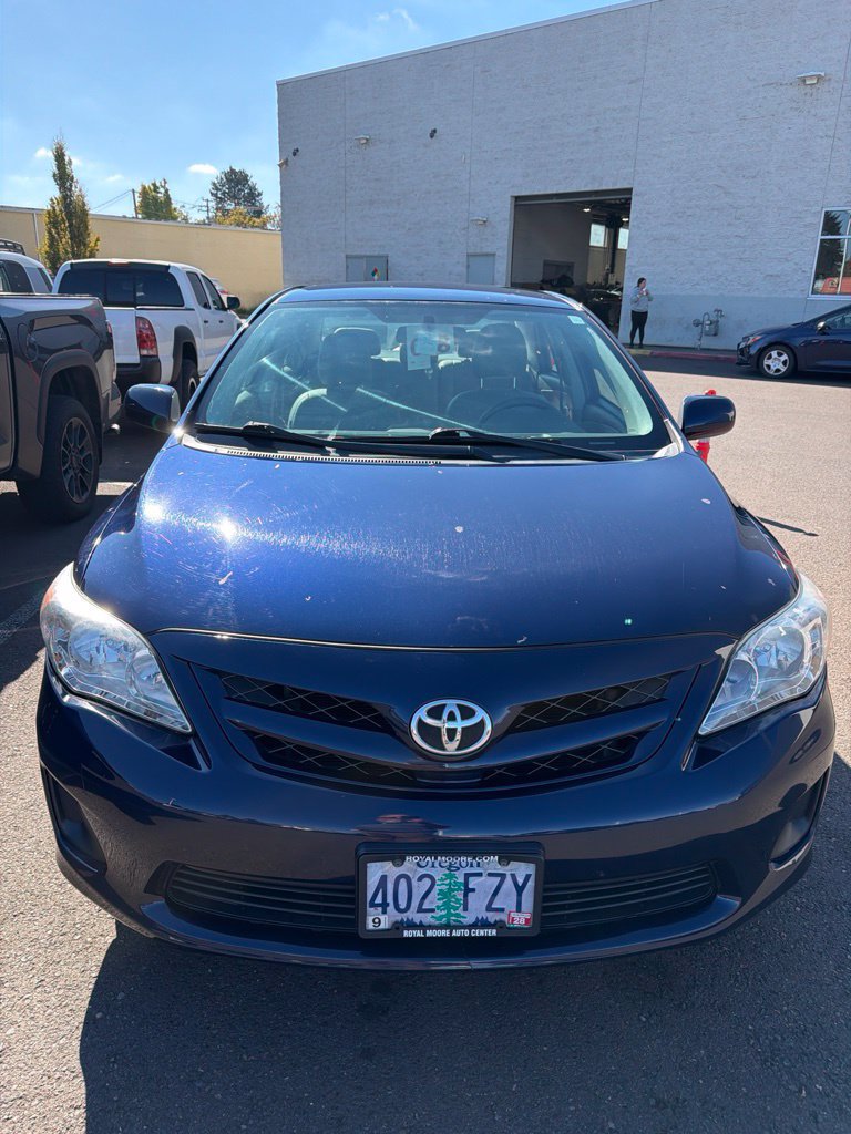 Used 2012 Toyota Corolla LE FWD image 1