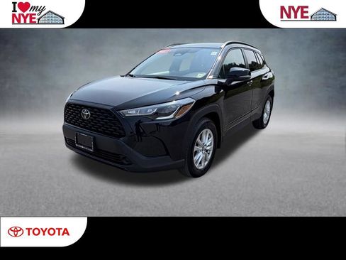 Used 2023 Toyota Corolla Cross LE AWD/4WD image 1