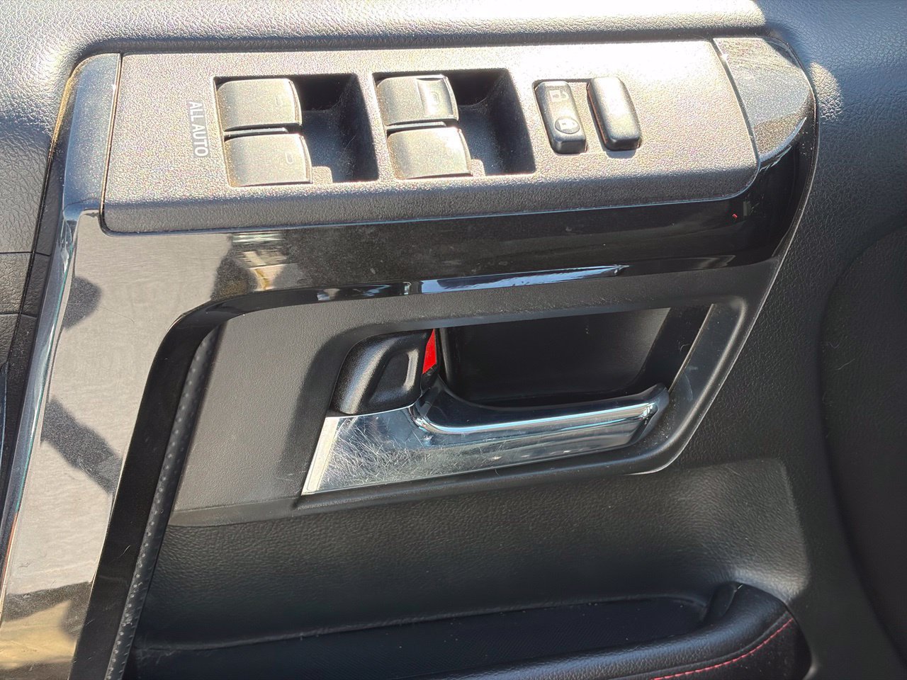 Used 2016 Toyota 4Runner Trail Premium w/ Four Season Floor Mat Package AWD/4WD image 6