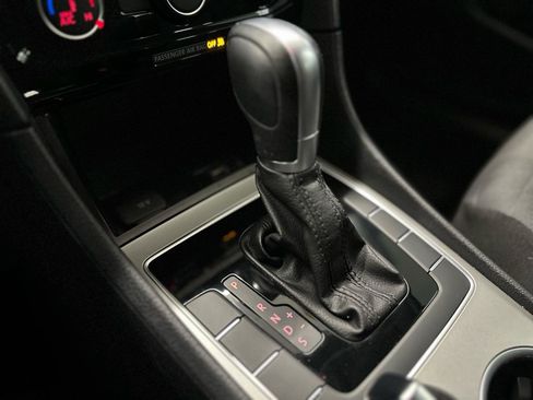 Used 2021 Volkswagen Passat 2.0T S image 23