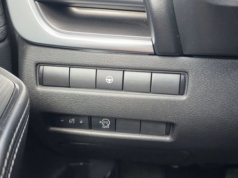 Used 2023 Nissan Rogue SV FWD image 30