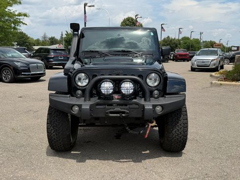 Used 2015 Jeep Wrangler Unlimited Rubicon w/ Dual Top Group AWD/4WD image 8