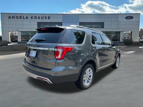 Used 2017 Ford Explorer XLT FWD image 7