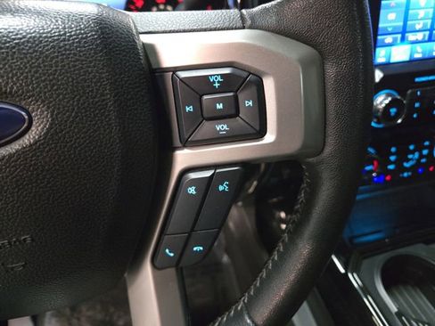 Used 2020 Ford F250 Lariat w/ Lariat Ultimate Package AWD/4WD image 23