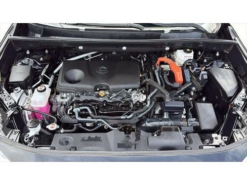 Certified 2022 Toyota RAV4 XLE AWD/4WD image 34